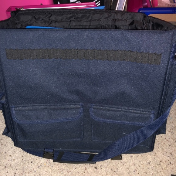 Crop in Style tote - Picture 2 of 6